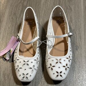 Wild Fable White Floral Cutout Flats